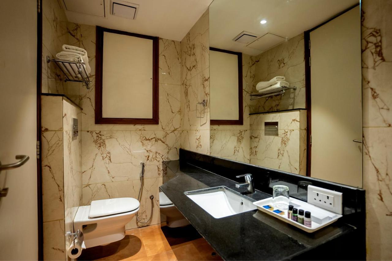 Celebrant Hotel Varanasi Exterior photo